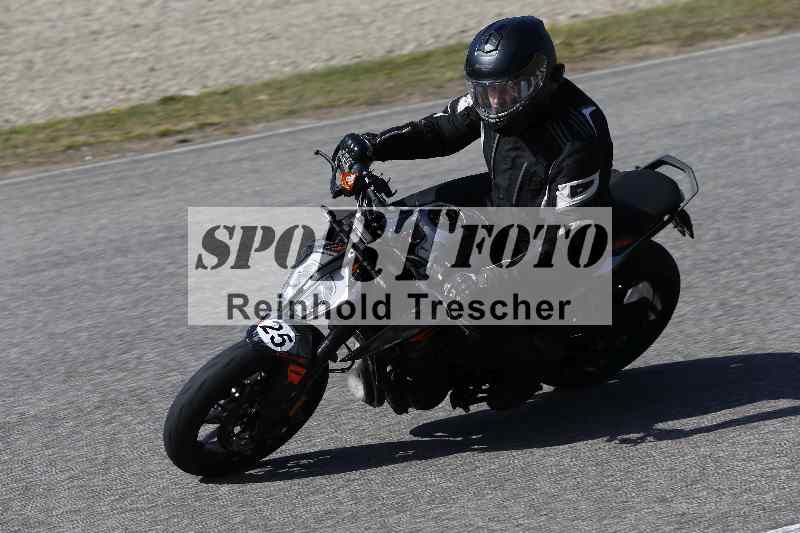 /01 02.04.2026 MAZ ADR/Gruppe gelb Gruppe gruen/25